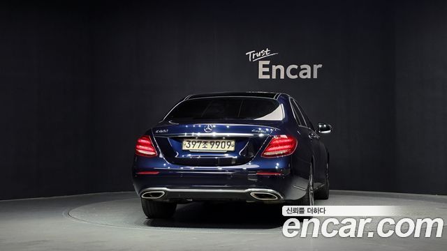 Mercedes-Benz E-Class E400 4MATIC Exclusive