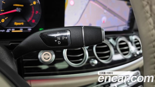 Mercedes-Benz E-Class E400 4MATIC Exclusive