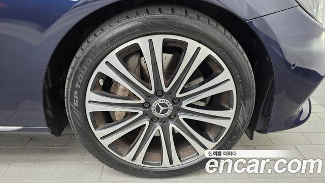 Mercedes-Benz E-Class E400 4MATIC Exclusive