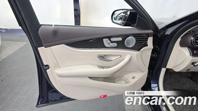 Mercedes-Benz E-Class E400 4MATIC Exclusive