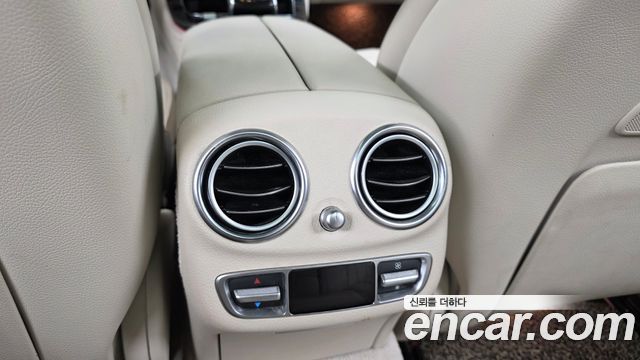 Mercedes-Benz E-Class E400 4MATIC Exclusive