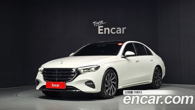 Mercedes-Benz E-Class E300 4MATIC Exclusive
