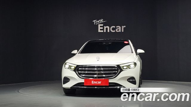 Mercedes-Benz E-Class E300 4MATIC Exclusive