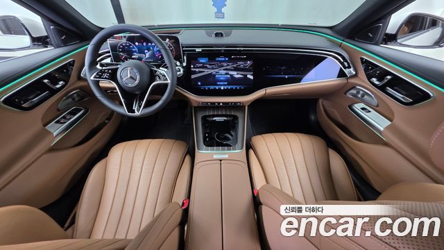 Mercedes-Benz E-Class E300 4MATIC Exclusive