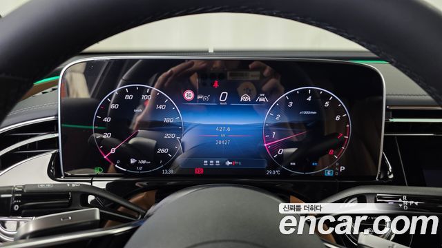 Mercedes-Benz E-Class E300 4MATIC Exclusive