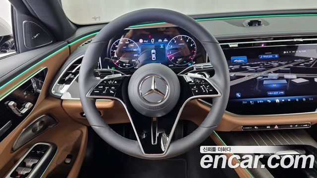 Mercedes-Benz E-Class E300 4MATIC Exclusive