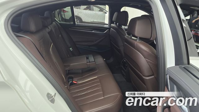 BMW 5-Series 523d M Sport