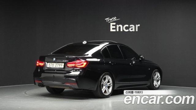 BMW 3-Series 330i M Sport Shadow