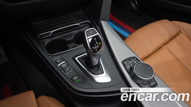 BMW 3-Series 330i M Sport Shadow