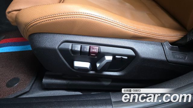 BMW 3-Series 330i M Sport Shadow