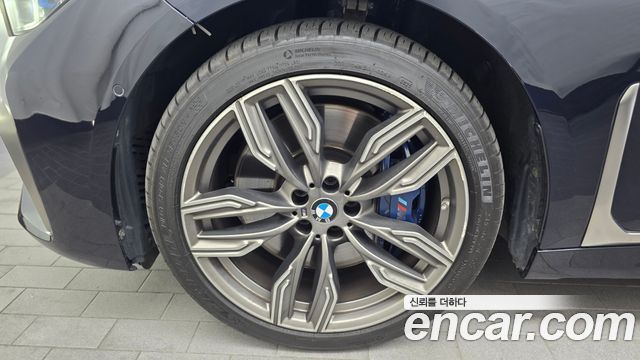 BMW 7-Series M760Li xDrive