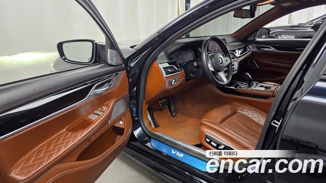 BMW 7-Series M760Li xDrive