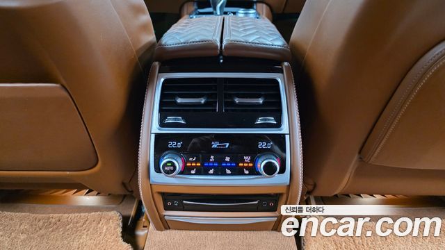 BMW 7-Series M760Li xDrive