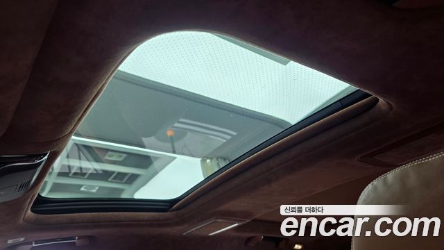 BMW 7-Series M760Li xDrive