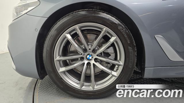 BMW 5-Series 520d M Sport Package Plus