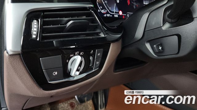 BMW 5-Series 530e M Sport