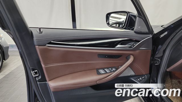 BMW 5-Series 530e M Sport