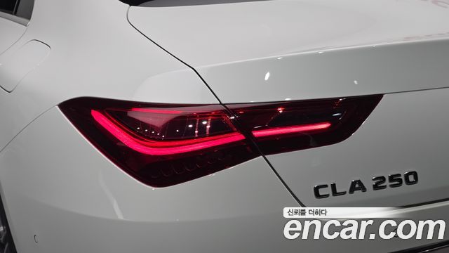 Mercedes-Benz CLA-Class CLA250 4MATIC