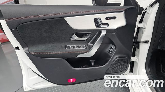 Mercedes-Benz CLA-Class CLA250 4MATIC