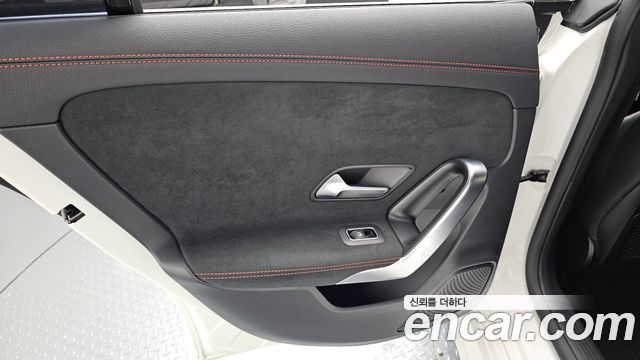 Mercedes-Benz CLA-Class CLA250 4MATIC