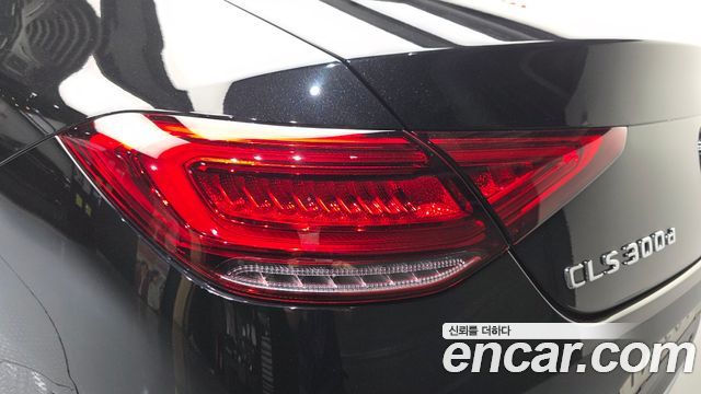 Mercedes-Benz CLS-Class CLS300d AMG Line