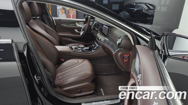 Mercedes-Benz CLS-Class CLS300d AMG Line