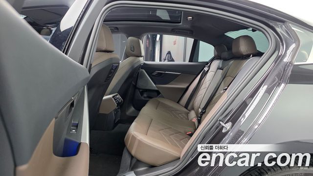 BMW 5-Series 520i