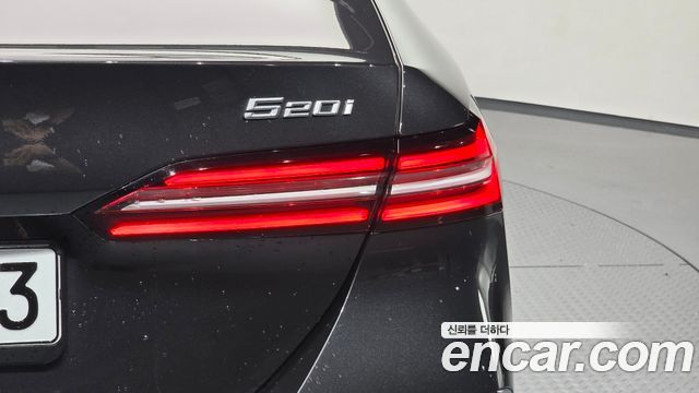 BMW 5-Series 520i