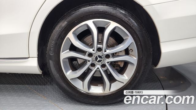 Mercedes-Benz C-Class C200 Avantgarde