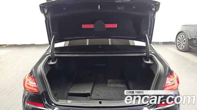 BMW 7-Series 740Li xDrive M Sport Package