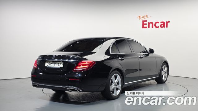 Mercedes-Benz E-Class E200 Avantgarde