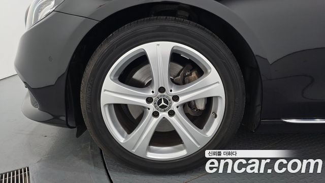 Mercedes-Benz E-Class E200 Avantgarde