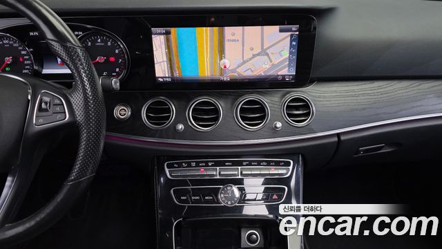 Mercedes-Benz E-Class E200 Avantgarde