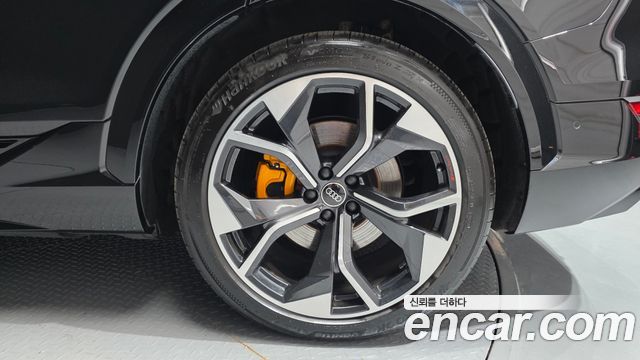 Audi e-tron S