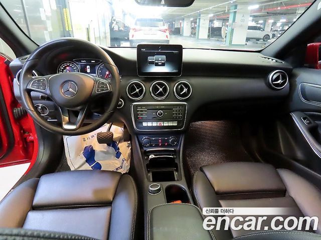 Mercedes-Benz A-Class A200