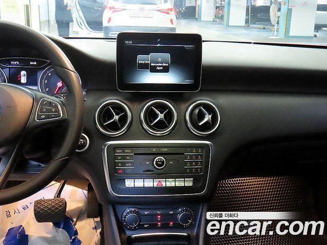 Mercedes-Benz A-Class A200