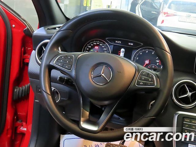 Mercedes-Benz A-Class A200