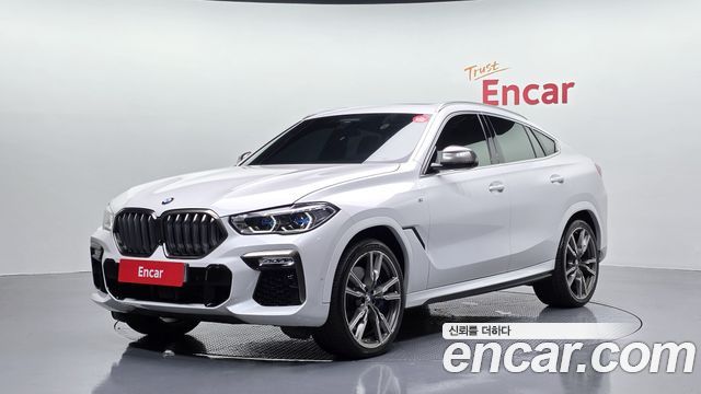 BMW X6 M50i