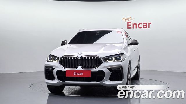 BMW X6 M50i