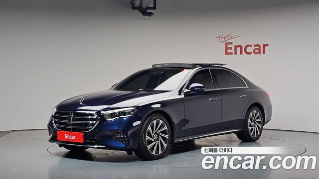 Mercedes-Benz E-Class E300 4MATIC Exclusive