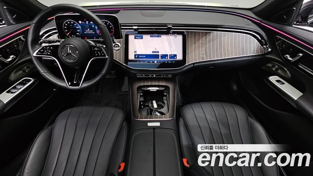 Mercedes-Benz E-Class E300 4MATIC Exclusive