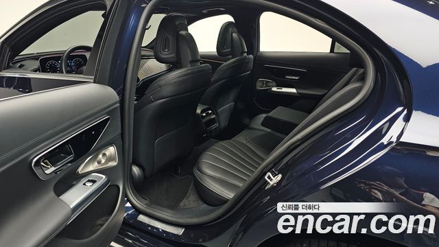 Mercedes-Benz E-Class E300 4MATIC Exclusive