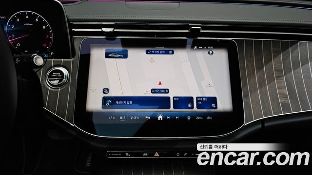 Mercedes-Benz E-Class E300 4MATIC Exclusive