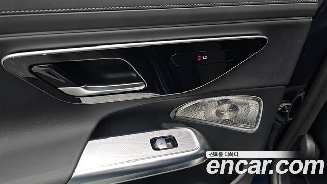 Mercedes-Benz E-Class E300 4MATIC Exclusive