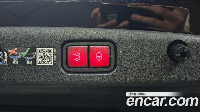 Mercedes-Benz E-Class E300 4MATIC Exclusive