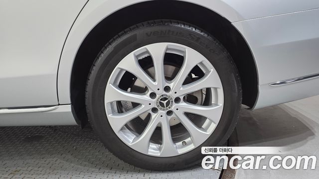 Mercedes-Benz E-Class E220d 4MATIC Exclusive