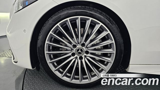 Mercedes-Benz C-Class C300 4MATIC AMG Line