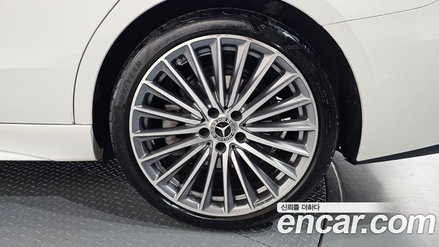 Mercedes-Benz C-Class C300 4MATIC AMG Line