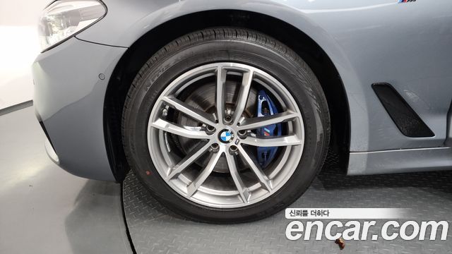 BMW 5-Series 530i xDrive M Sport Package Plus