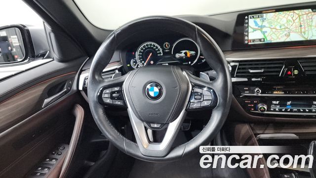 BMW 5-Series 530i xDrive M Sport Package Plus
